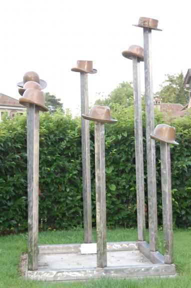 Bucher, André : L'Habit ne fait pas le moine (2000)