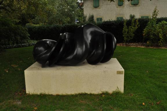 Cragg, Tony: Taurus (1998)