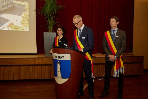 Le Conseil administratif de Cologny pour la législature 2020-2025 en janvier 2025 à la salle communale