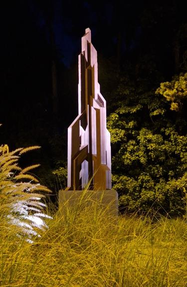 Vue de l'oeuvre Interstellar de Xavier Magaldi sur le giratoire de la route de Vandoeuvres