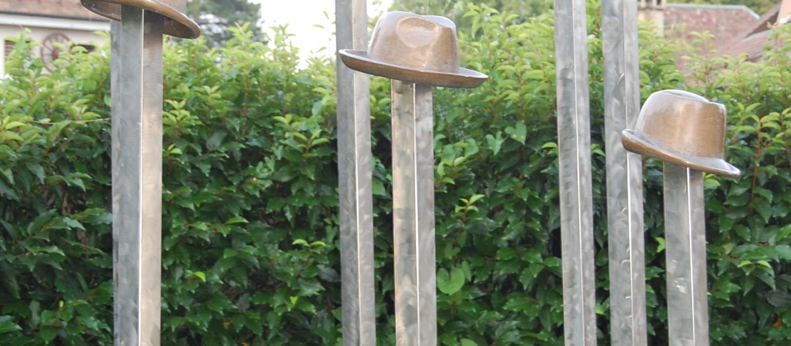 Bucher, André : L'Habit ne fait pas le moine (2000)