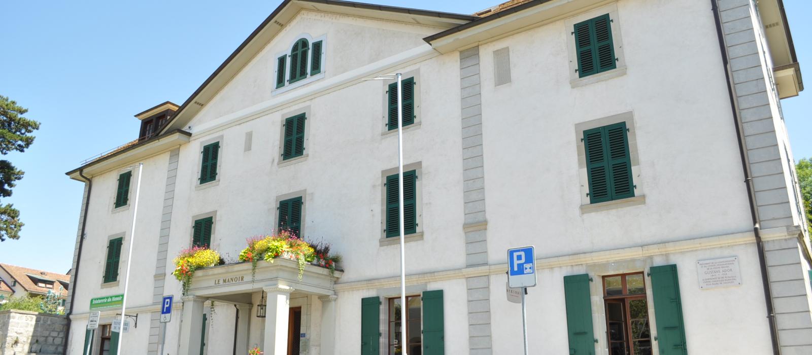 Façade du Centre culturel du Manoir